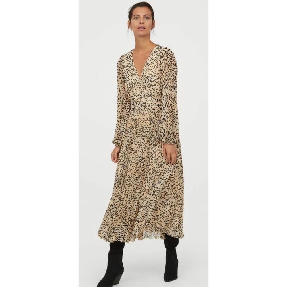 H&M Leopard Print Pleated Midi Dress Womens Size 8 Beige Black Excellent Chiffon
